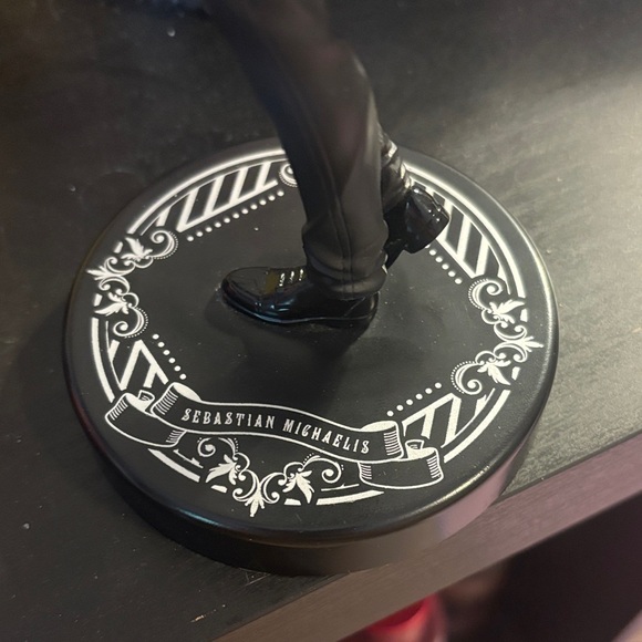 Black Butler Figure with Tea Set Sebastian Michaels - Picture 5 of 5